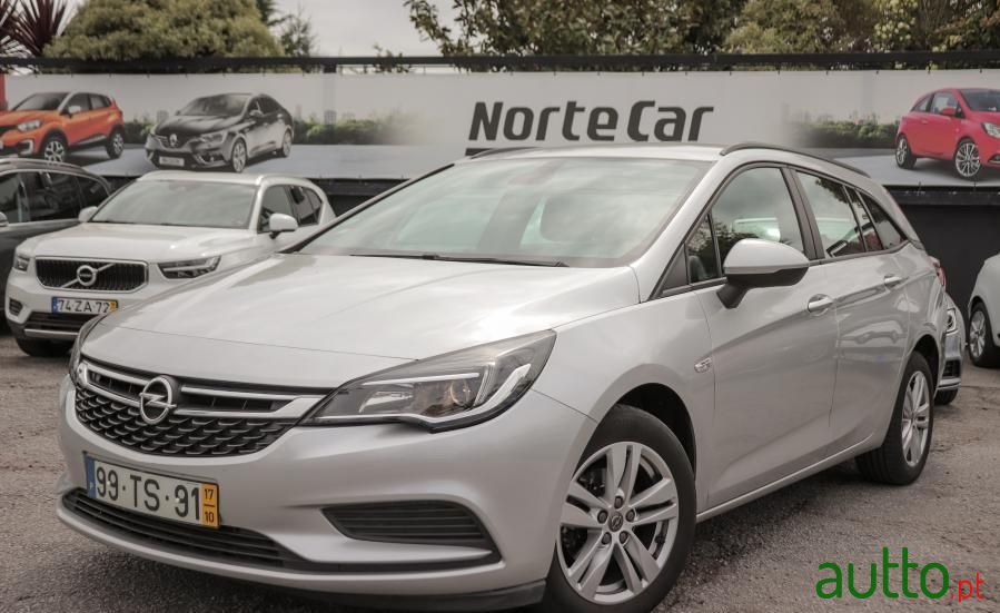 2017' Opel Astra Sports Tourer photo #1