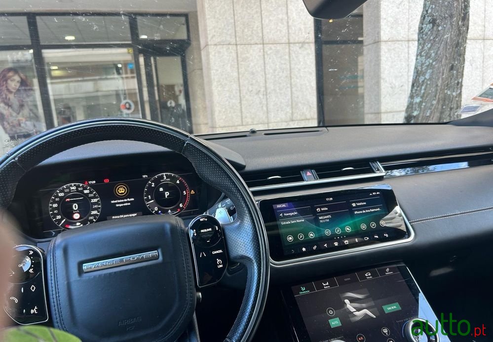 2017' Land Rover Range Rover Velar photo #4