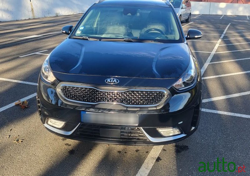 2018' Kia Niro photo #2