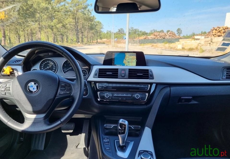 2016' BMW 318 photo #5