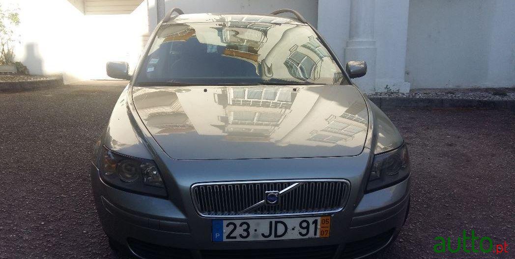 2005' Volvo V50 photo #5