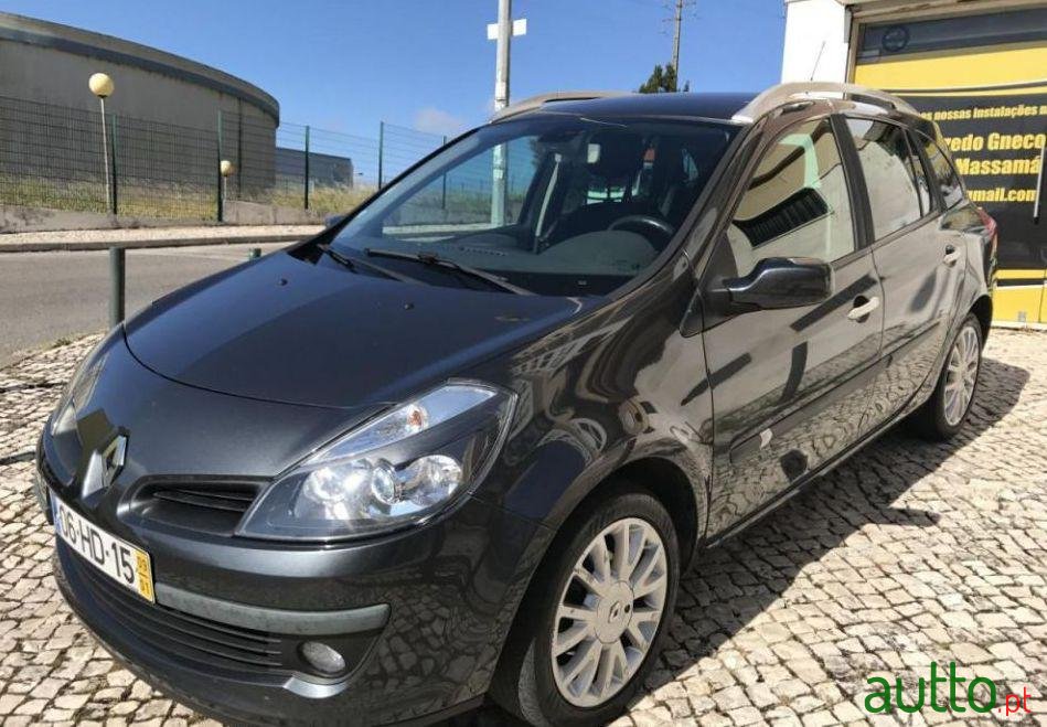 2009' Renault Clio Break photo #2