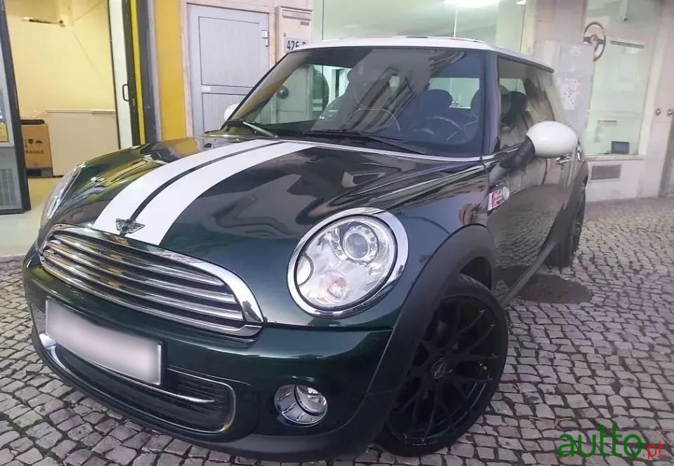 2010' MINI Cooper photo #5