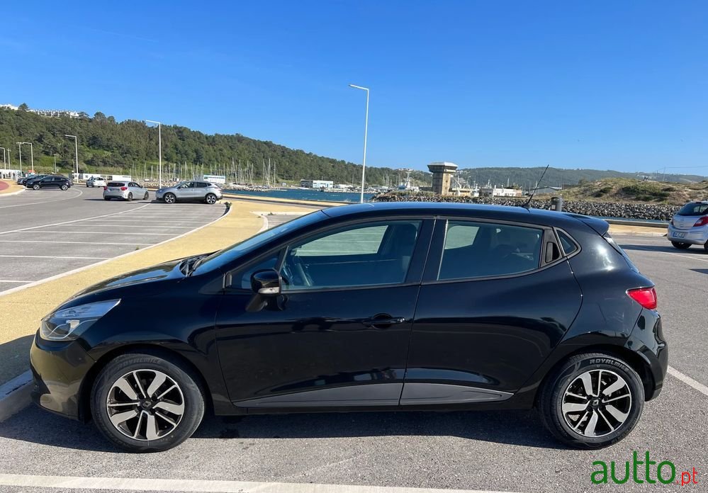 2014' Renault Clio photo #1