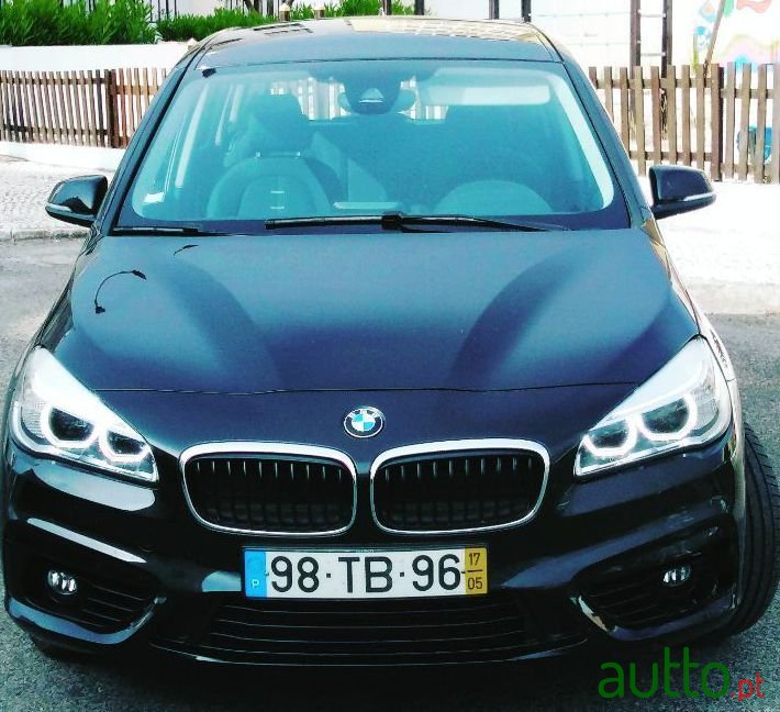 2017' BMW 216 Gran Tourer photo #3