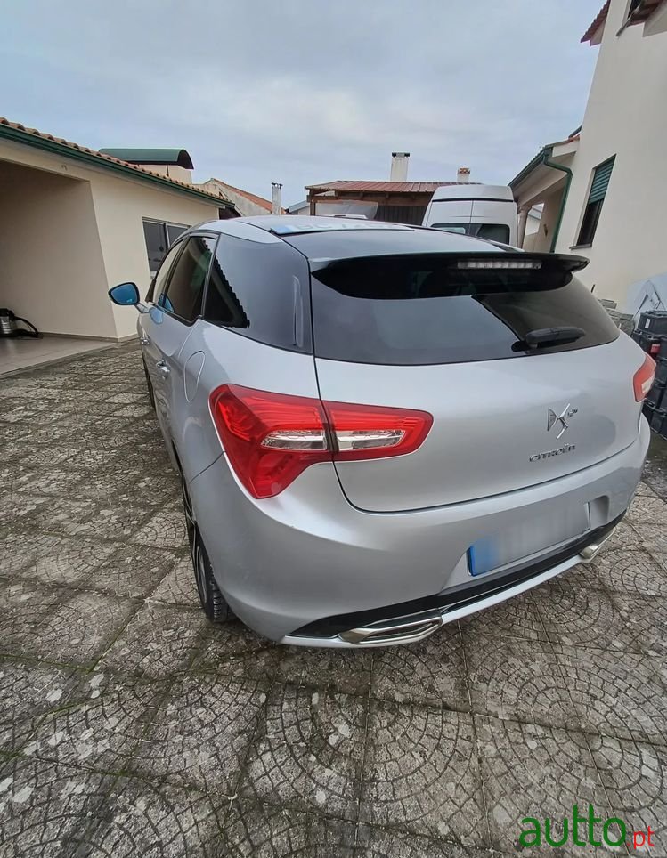 2012' Citroen DS5 photo #6