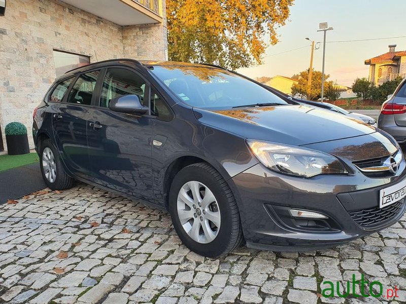 2014' Opel Astra Sports Tourer photo #2