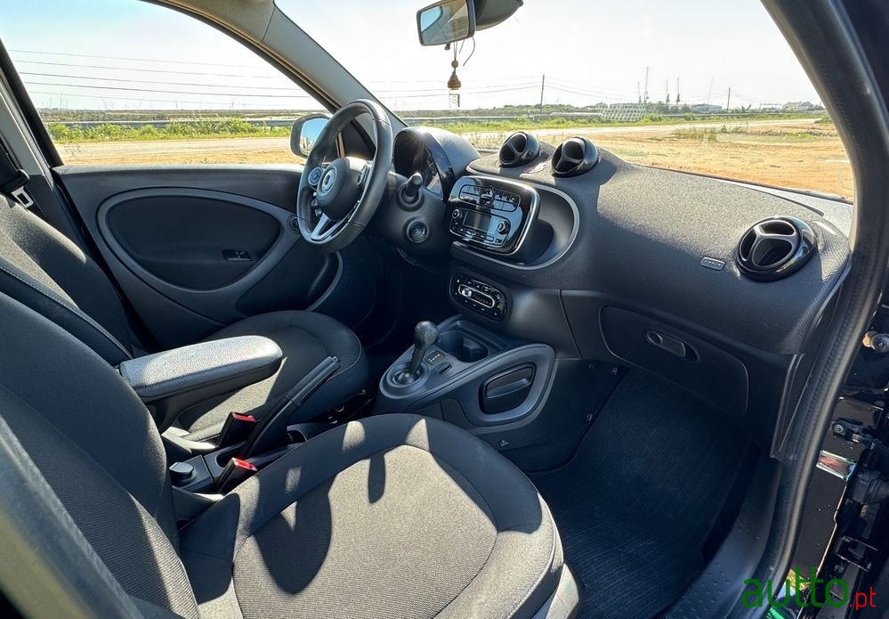 2019' Smart Forfour photo #6