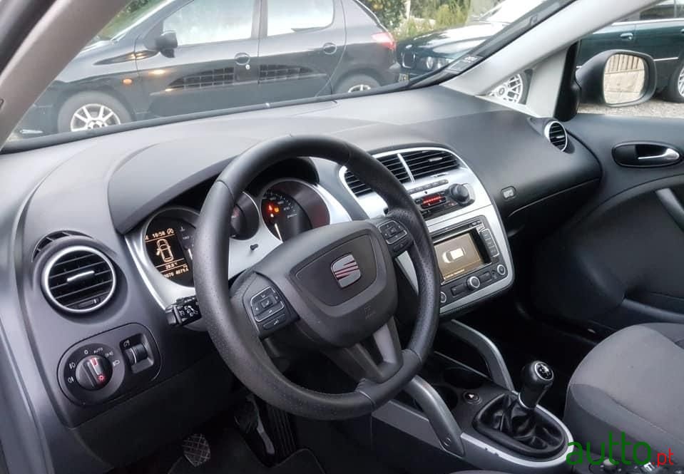 2010' SEAT Altea photo #5