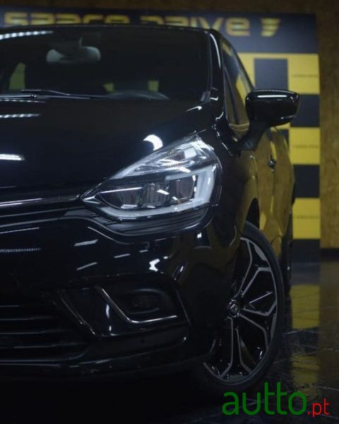2018' Renault Clio photo #2