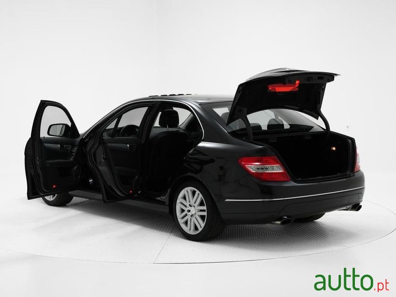 2008' Mercedes-Benz Classe C photo #5