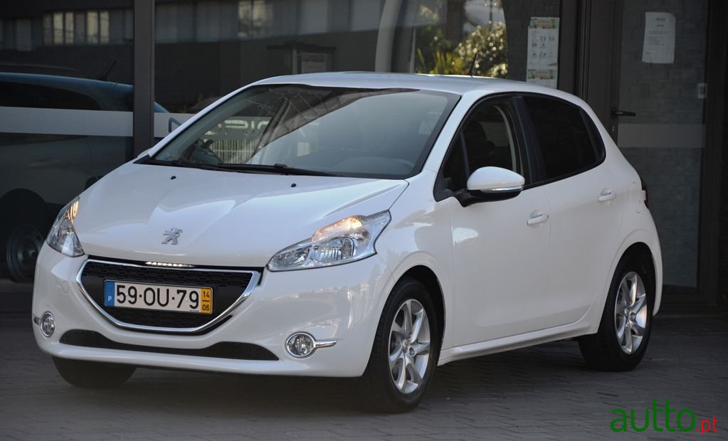 2014' Peugeot 208 photo #1