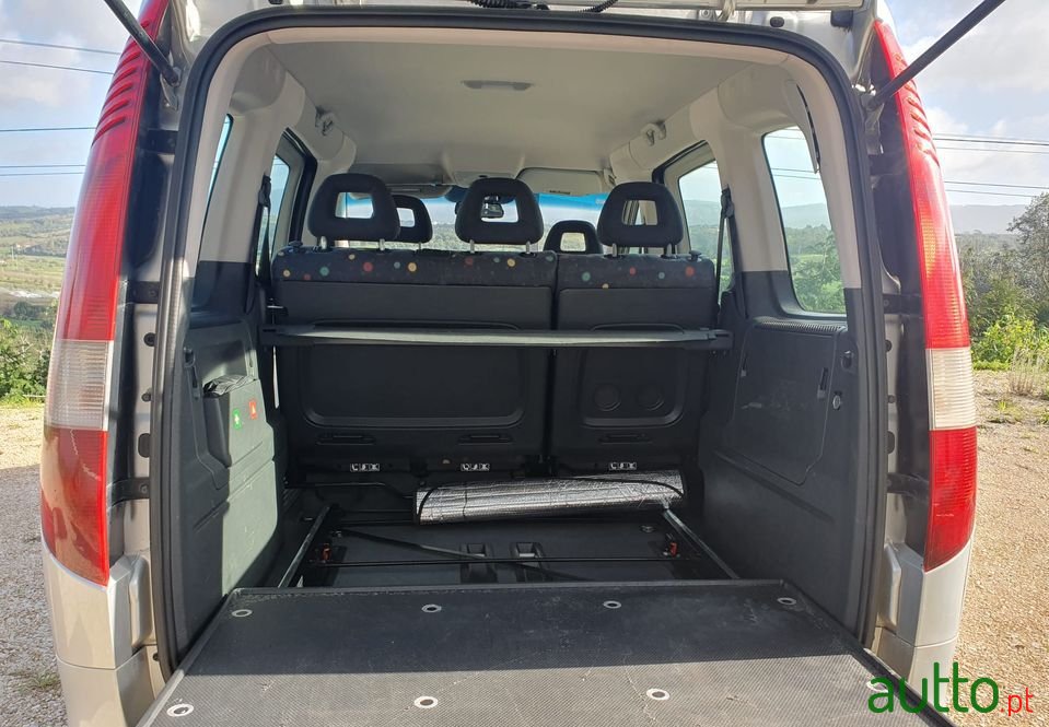 2002' Mercedes-Benz Vaneo photo #6