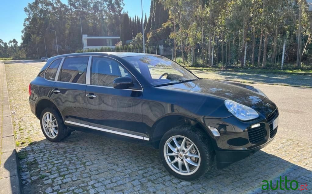 2005' Porsche Cayenne photo #5