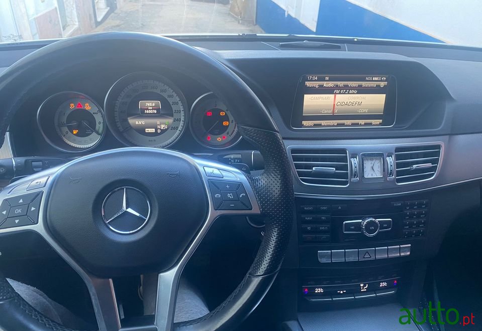 2013' Mercedes-Benz E-300 photo #5