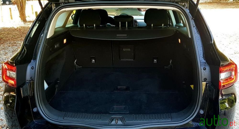 2017' Renault Talisman Sport Tourer photo #6