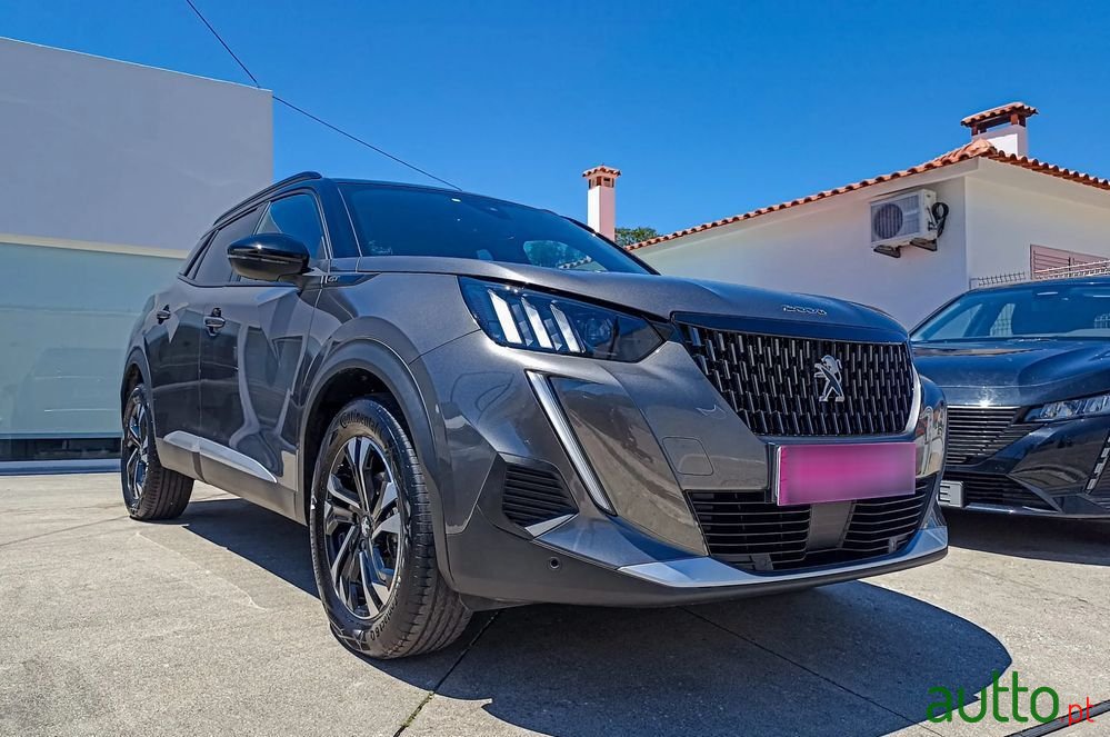 2023' Peugeot 2008 photo #4