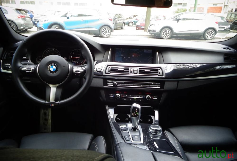 2016' BMW Série 5 D Pack M Auto photo #2