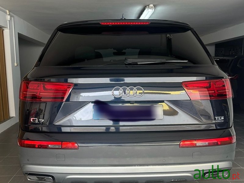 2016' Audi Q7 photo #5