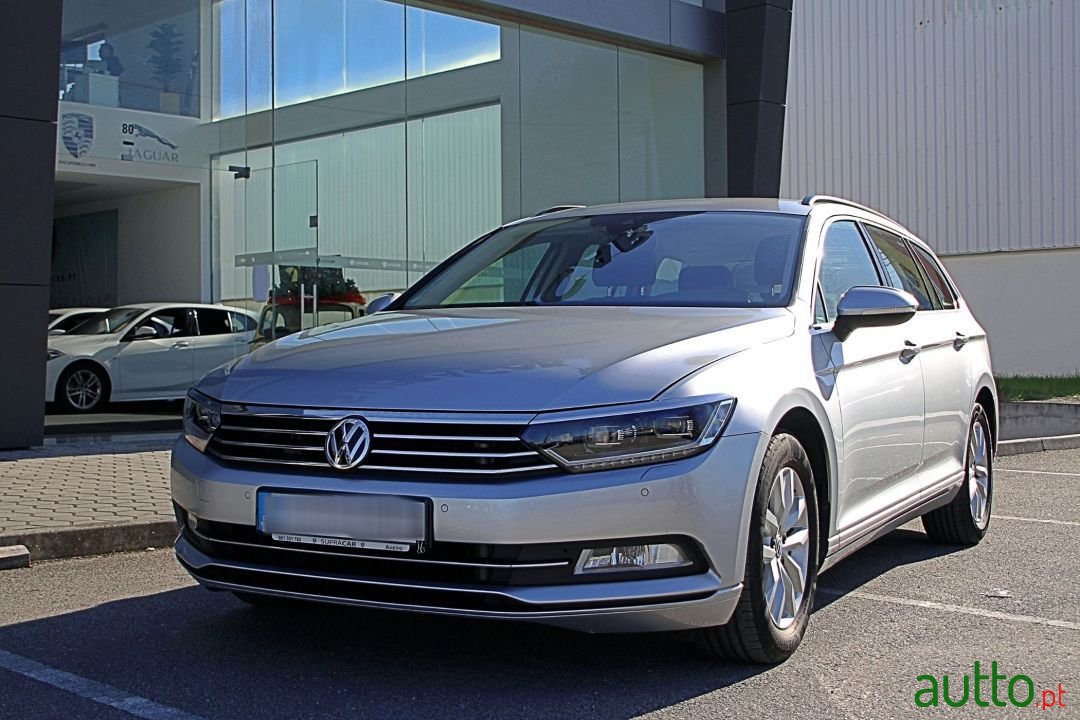 2016' Volkswagen Passat photo #2