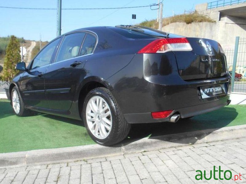 2007' Renault Laguna 2.0 Dci Initiale photo #2