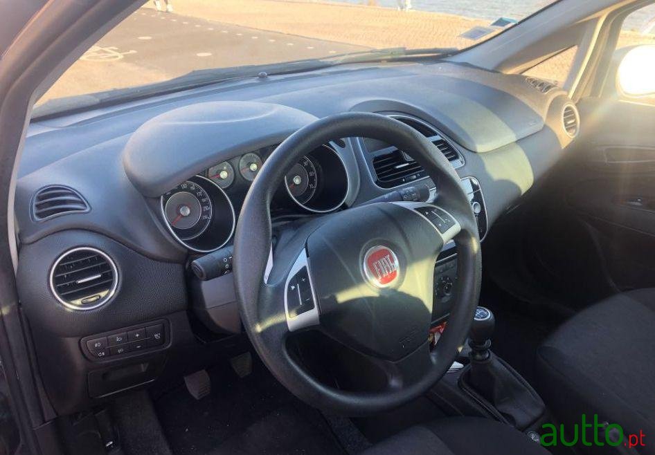 2016' Fiat Punto photo #1