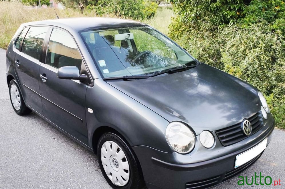 2004' Volkswagen Polo photo #1