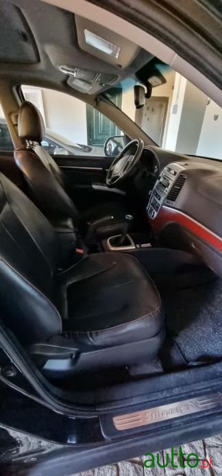 2009' Hyundai Santa Fe photo #3