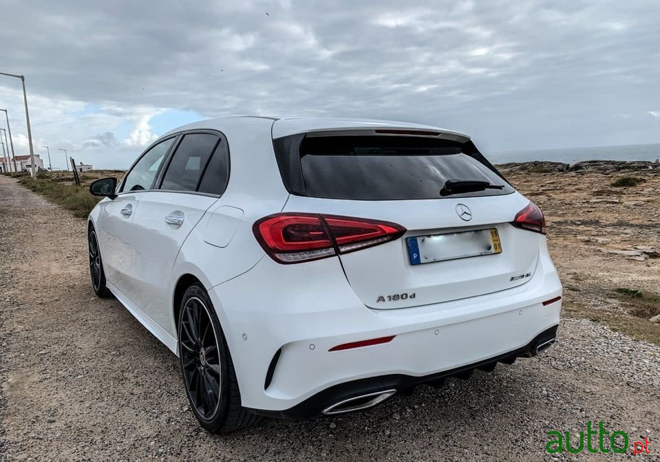 2019' Mercedes-Benz A-180 photo #2