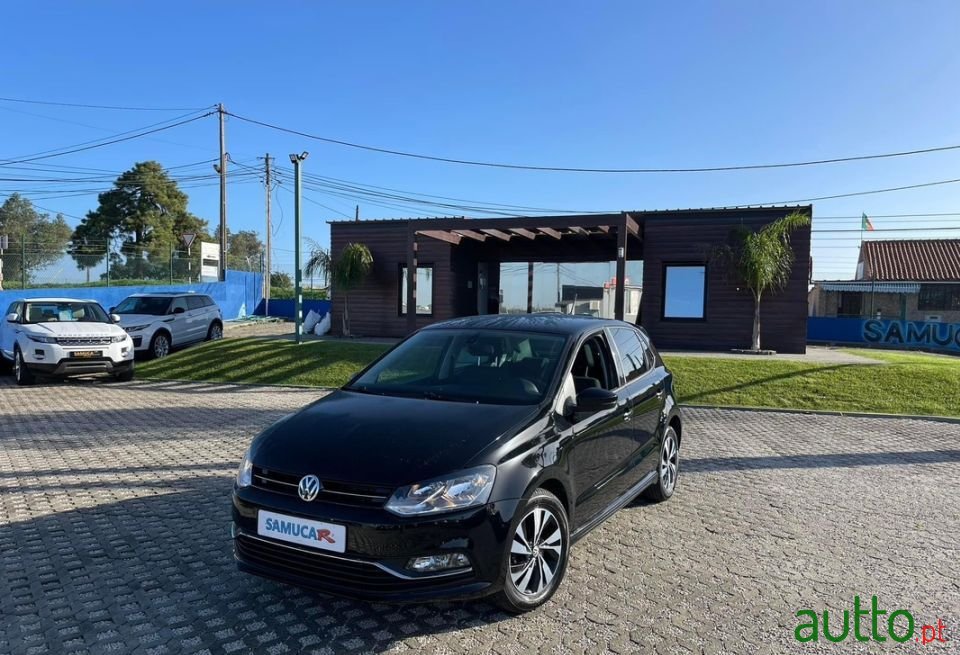 2015' Volkswagen Polo photo #1