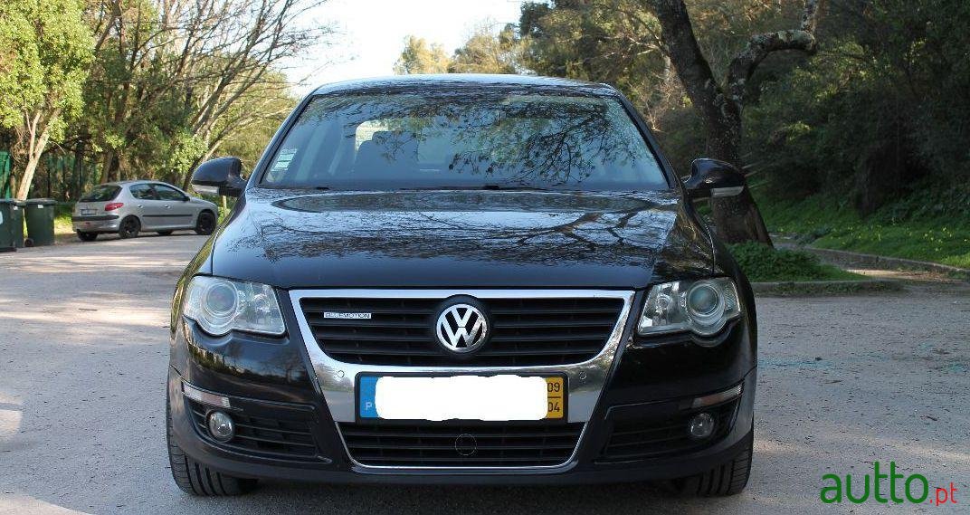 2009' Volkswagen Passat photo #1