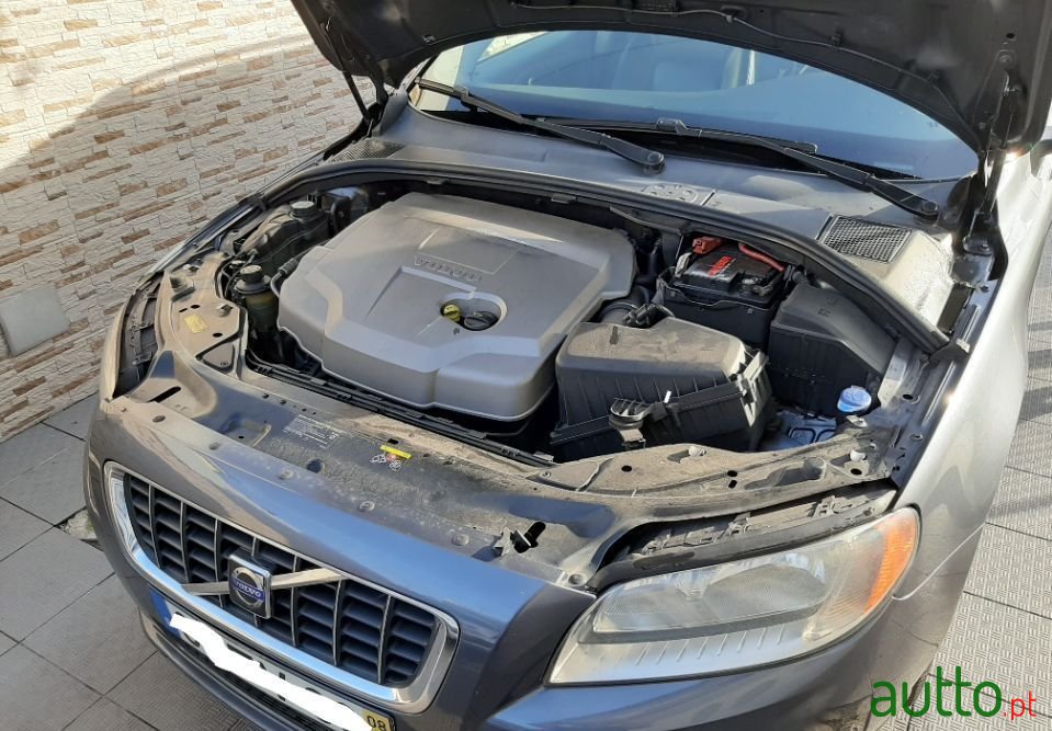 2008' Volvo V70 photo #3