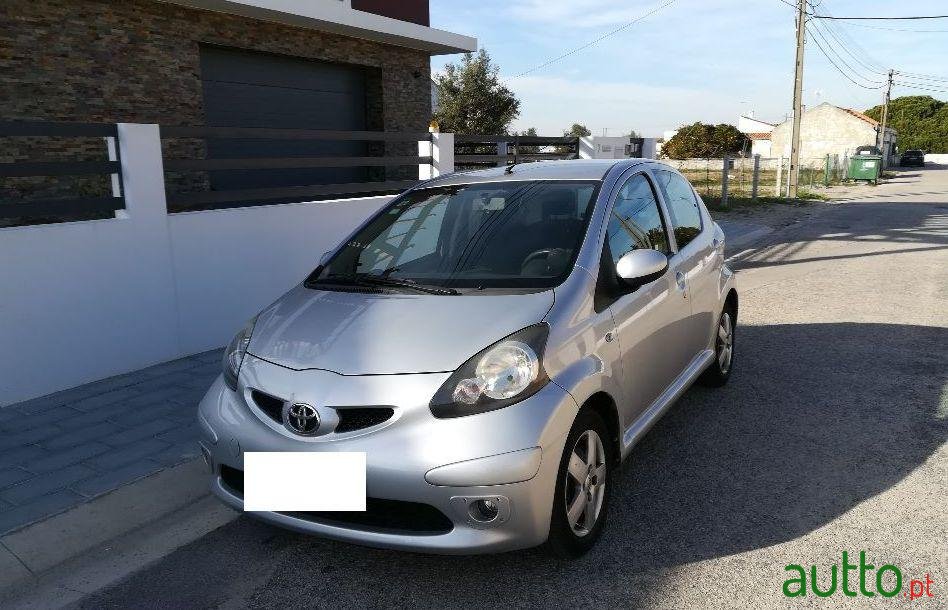 2006' Toyota Aygo 1.0 5 Portas photo #1