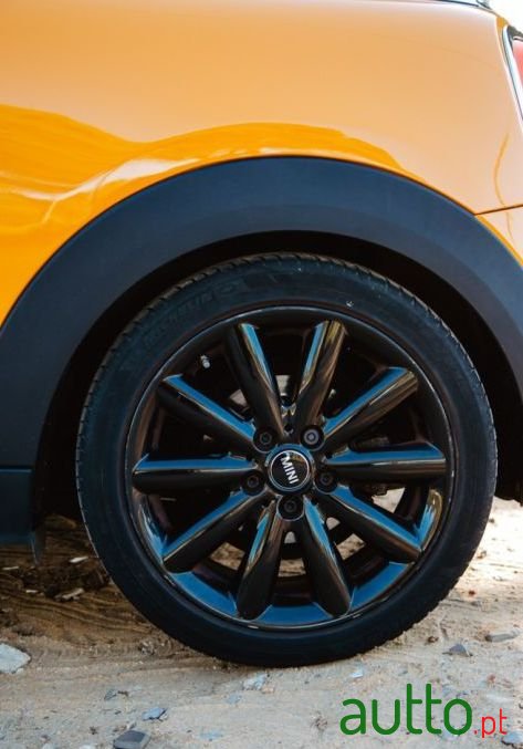 2014' MINI Cooper photo #3