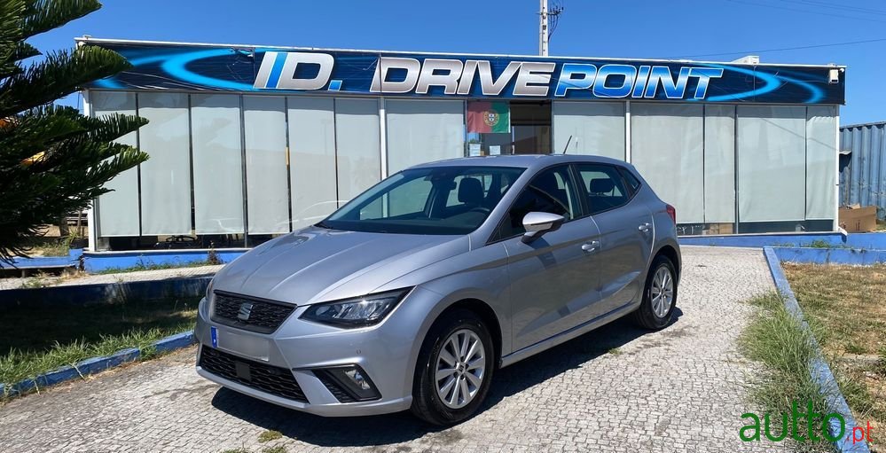 2023' SEAT Ibiza 1.0 Tsi Style photo #1