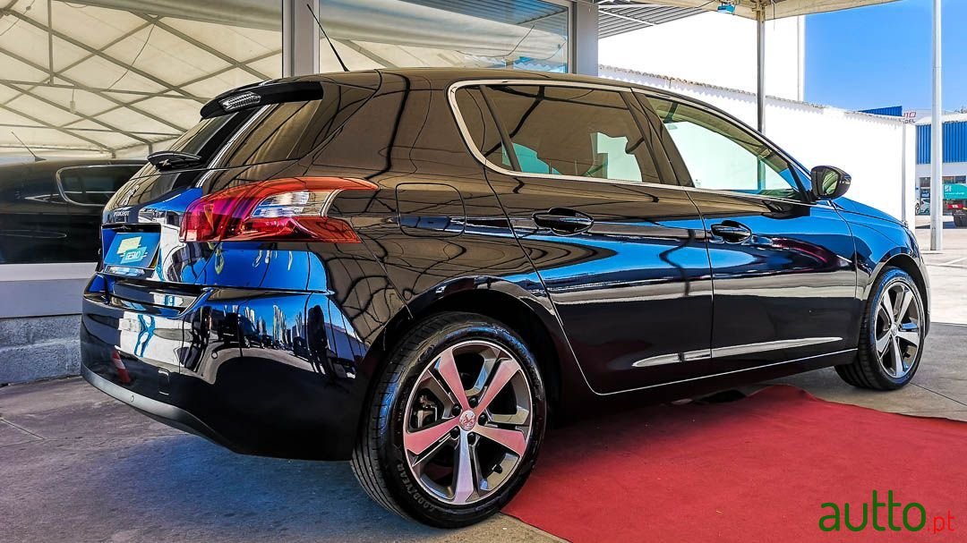 2018' Peugeot 308 photo #3