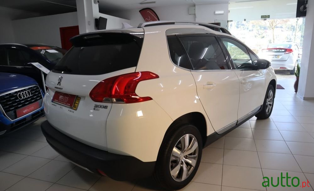 2015' Peugeot 2008 photo #4