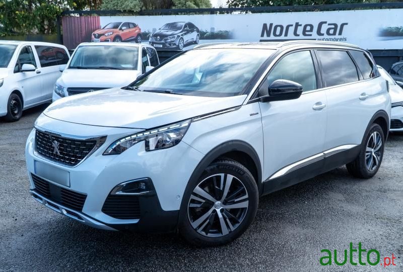 2019' Peugeot 5008 photo #1