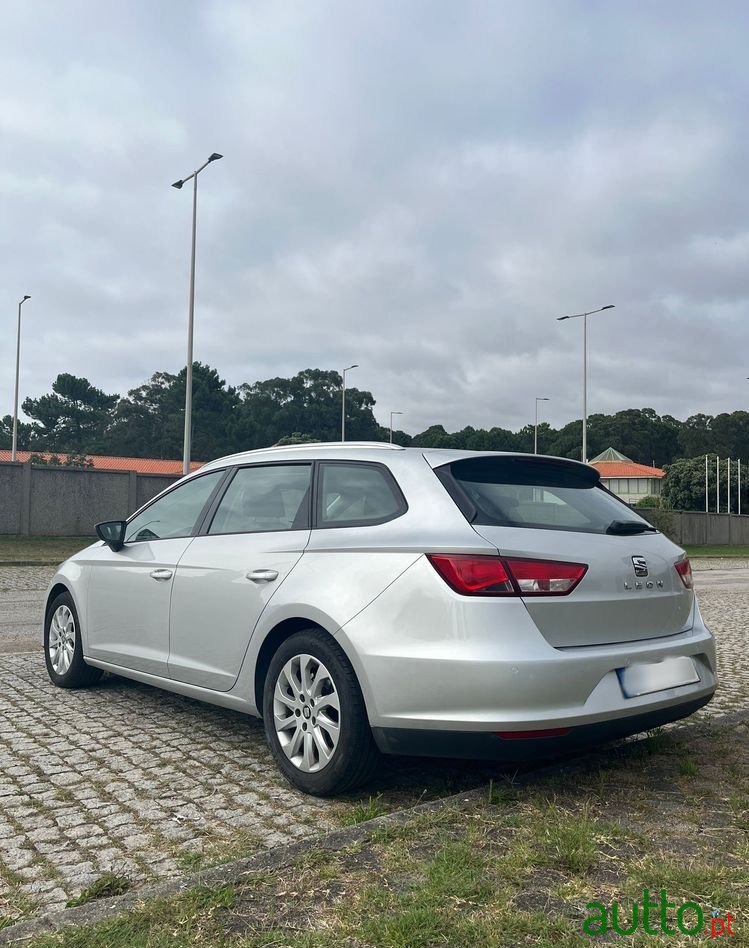 2015' SEAT Leon St photo #3