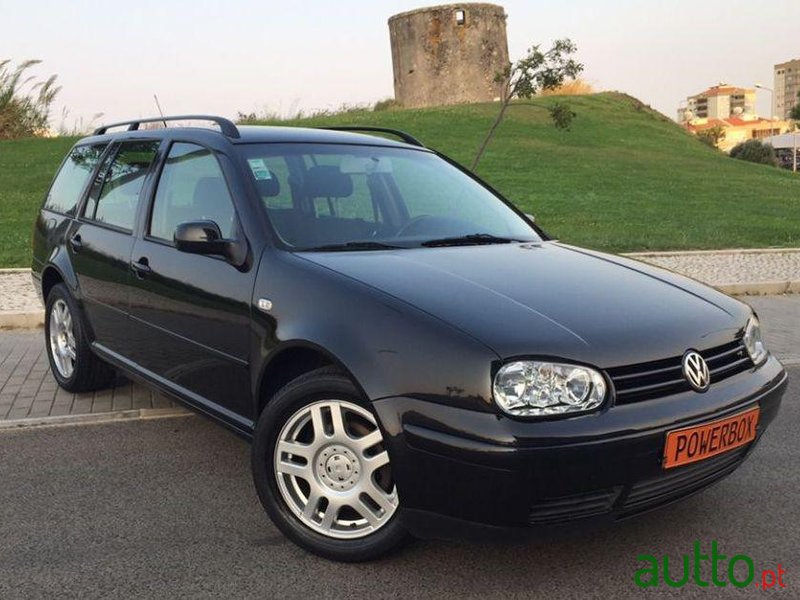 2002' Volkswagen Golf Variant photo #1