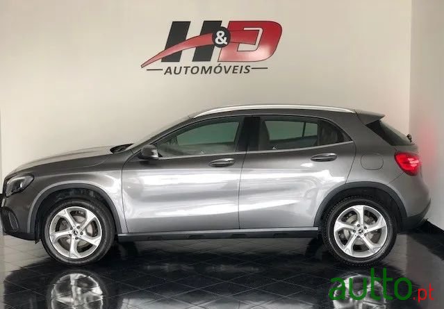 2018' Mercedes-Benz Gla-180 photo #3