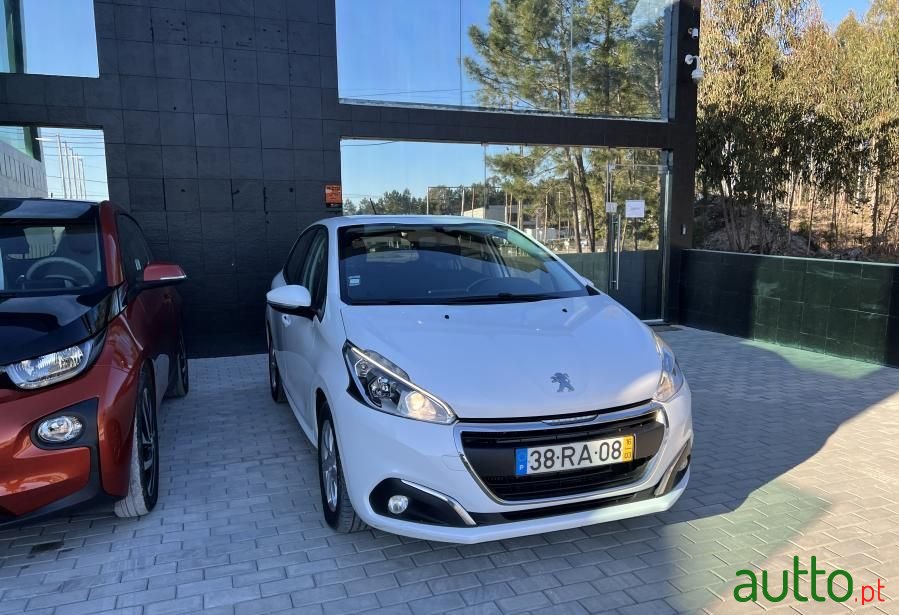 2016' Peugeot 208 photo #2