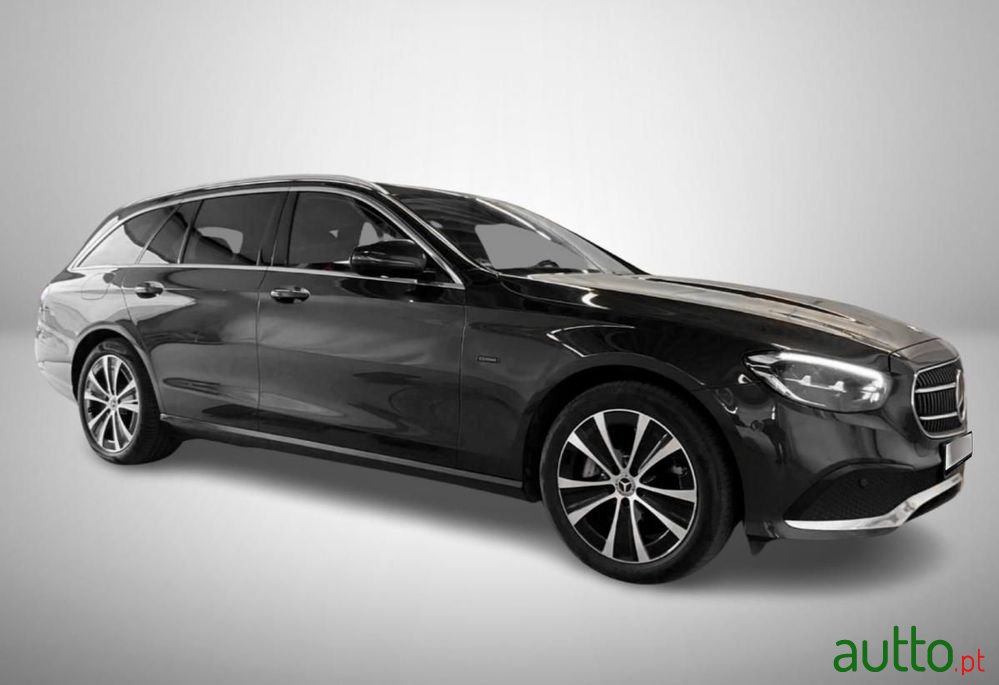 2021' Mercedes-Benz Classe E photo #1