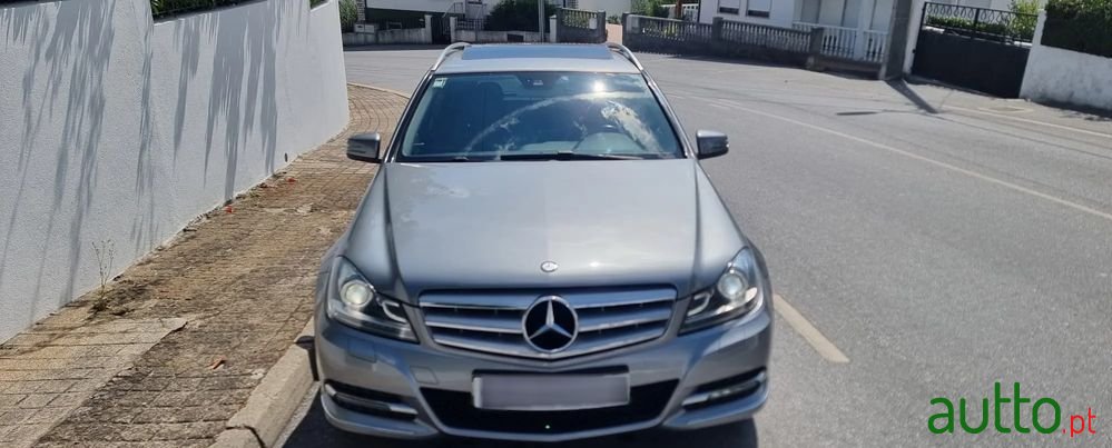 2014' Mercedes-Benz C 220 photo #3