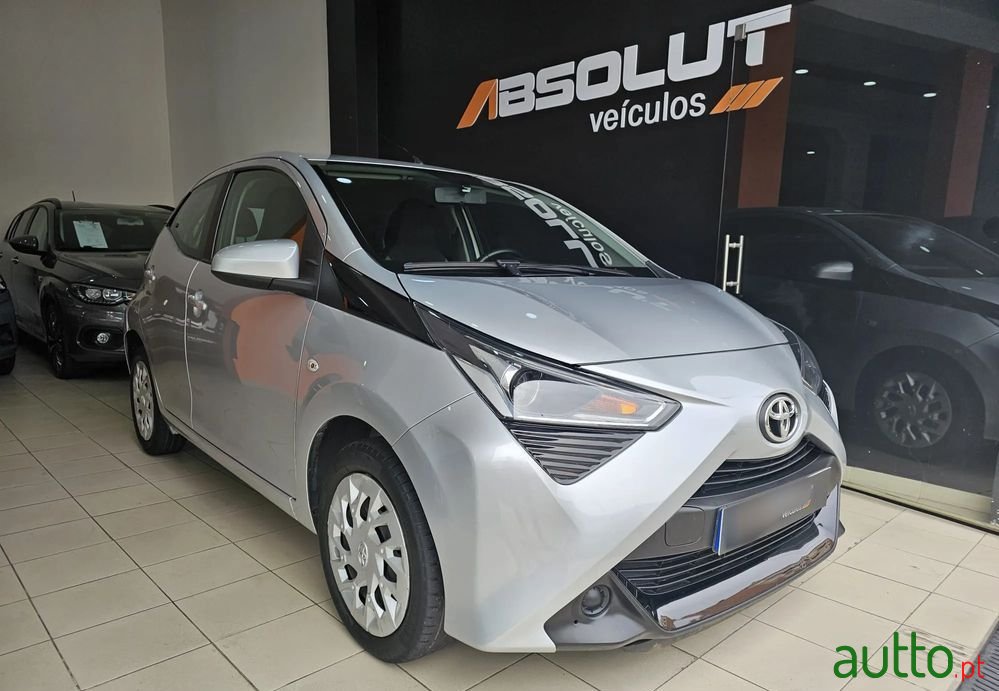 2019' Toyota Aygo 1.0 X-Play+X-Touch photo #1