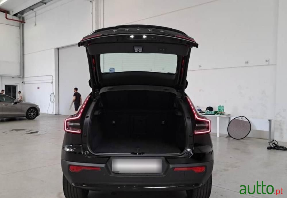 2023' Volvo C40 Recharge Plus photo #4