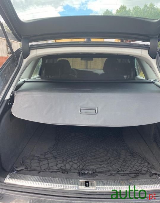 2009' Audi A4 Avant photo #2