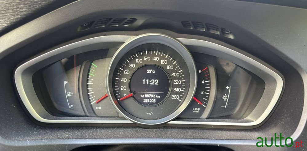2017' Volvo V40 photo #5