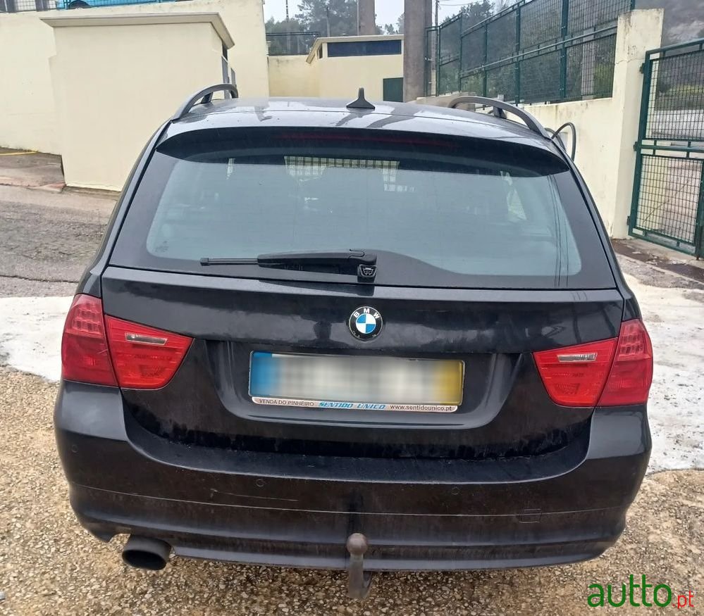 2009' BMW Série 3 D Touring photo #6