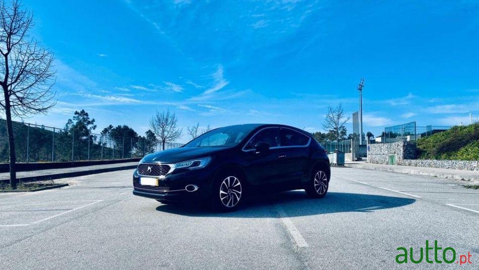 2017' DS Automobiles Ds4 photo #4